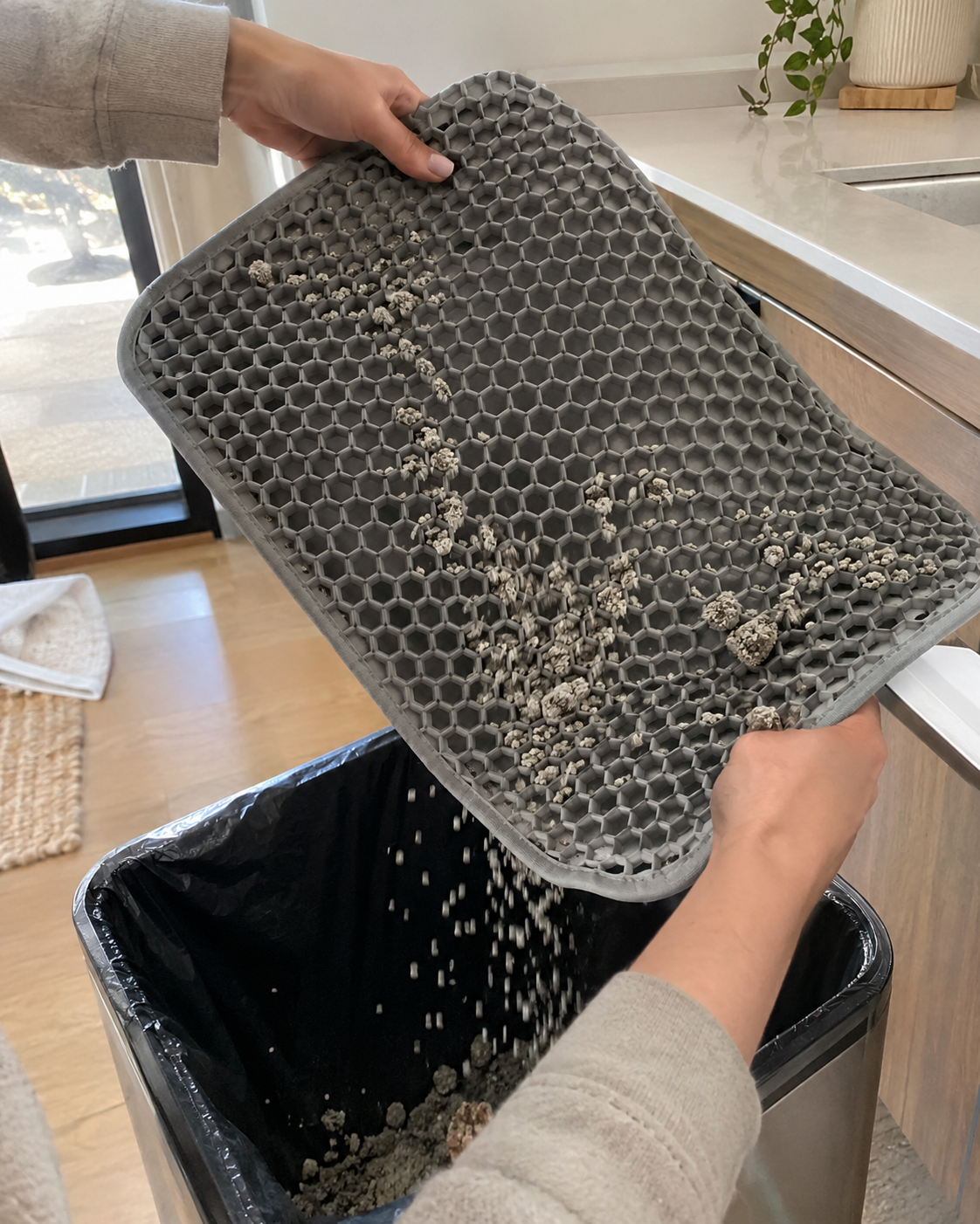 Reason 3 :  Your mat is impossible to empty and clean